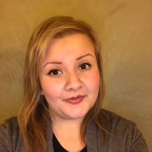 Meet your Posher, Ana